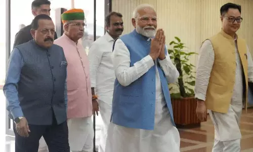 రాహుల్ వైపు చూడొద్దు.. ప‌ట్టించుకోవ‌ద్దు:  మోడీ పాఠాలు