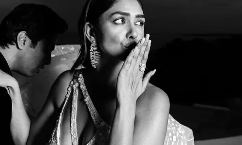 Mrunal Thakurs Adorable Instagram Snaps