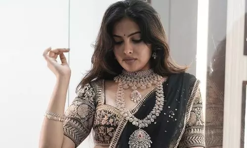 సన్నని నడుముతో అందాల దివి.. వ్వాటే లుక్