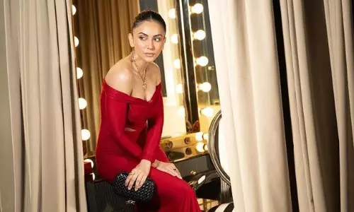 పిక్ టాక్‌ : అందాల రకుల్‌ కవ్వింపులు