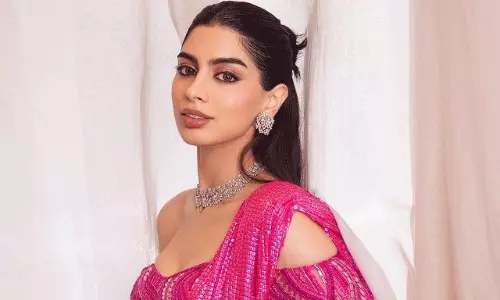 పింక్ లో ప‌రిమ‌ళించిన దేశీ బార్బీ!