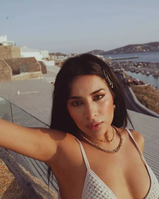 Sara Gurpals Stunning Style Ever! Sara Gurpals Stunning Style Ever!