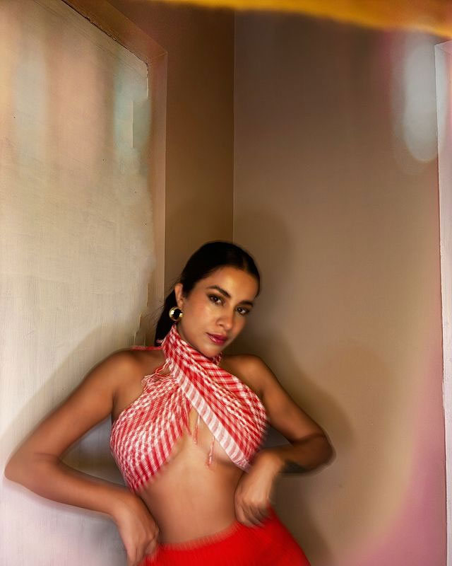 Sara Gurpals Stunning Style Ever!