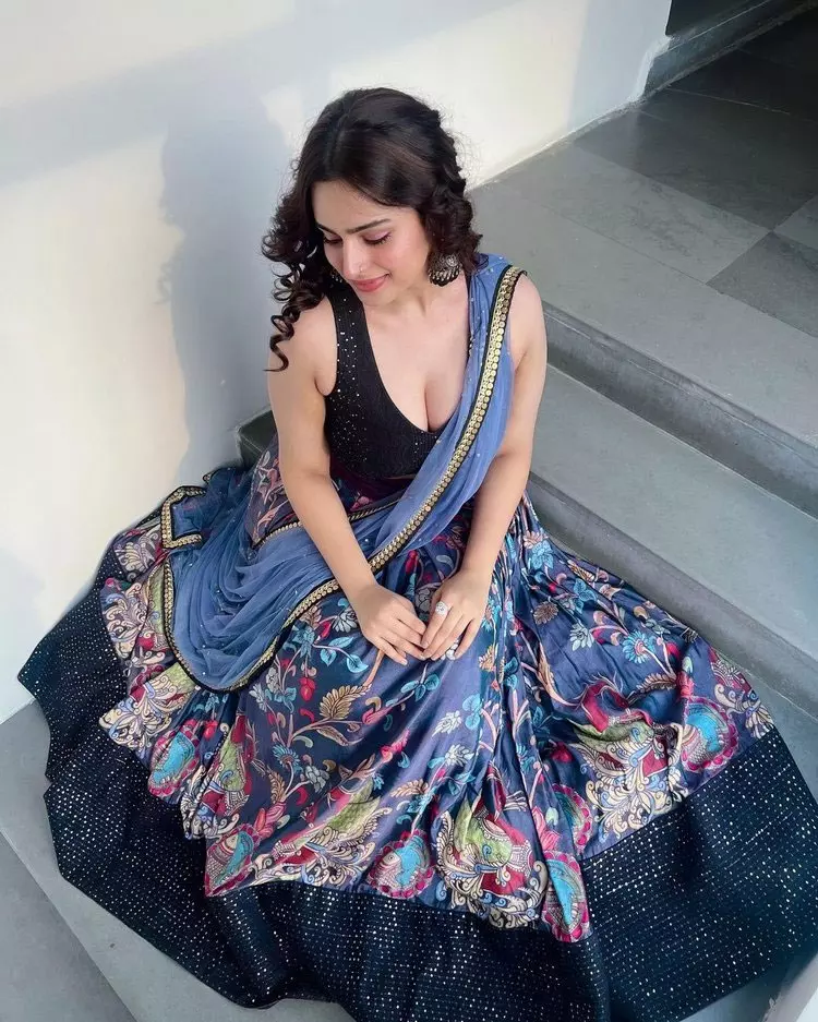 Ayesha Khans Stellar Transition