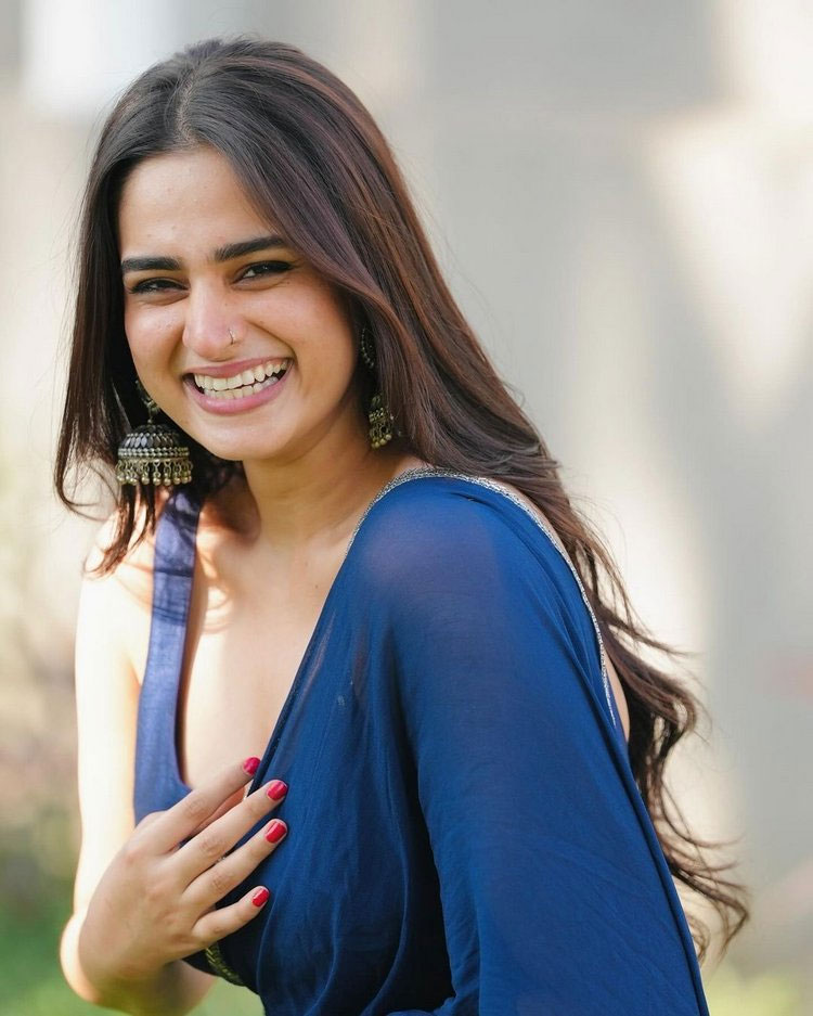 Ayesha Khans Stellar Transition Ayesha Khans Stellar Transition