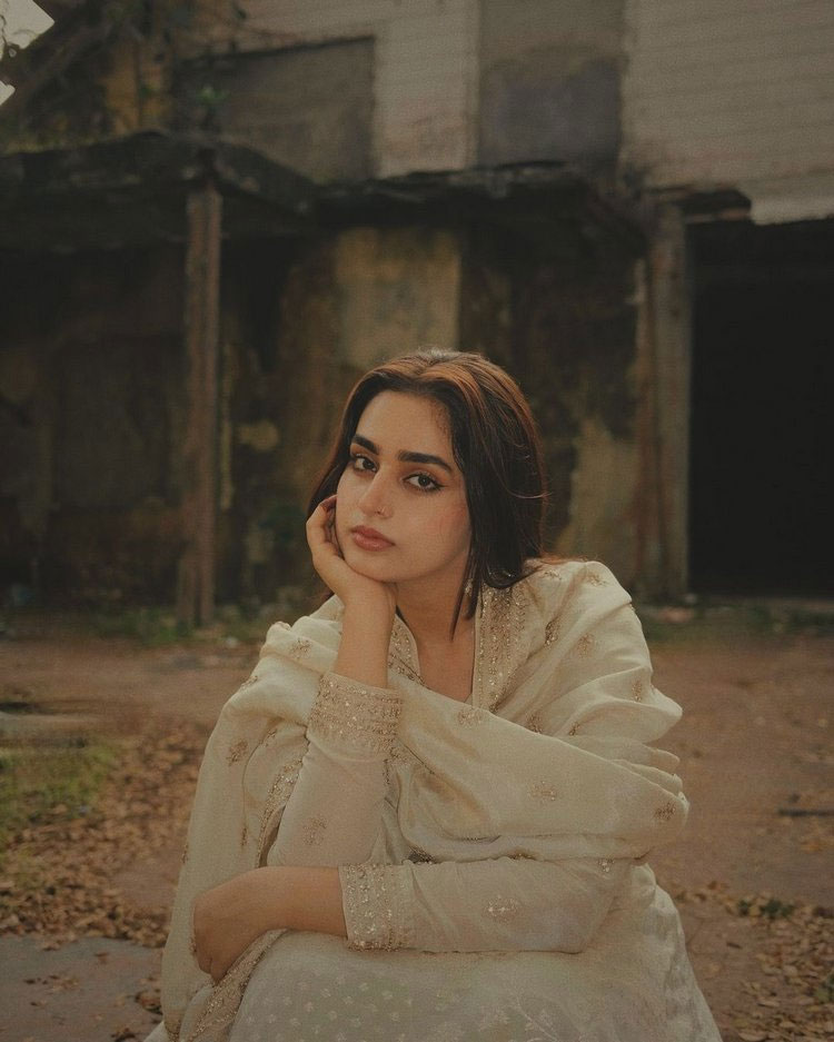 Ayesha Khans Stellar Transition Ayesha Khans Stellar Transition