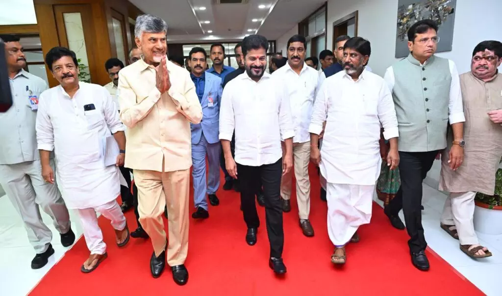 Revanth Reddy And Chandrababu Naidu Meet At Prajabhavan