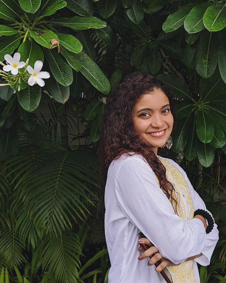 Anna Ben Looks Smart & Beautiful Anna Ben Looks Smart & Beautiful