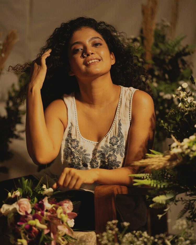 Anna Ben Looks Smart & Beautiful Anna Ben Looks Smart & Beautiful