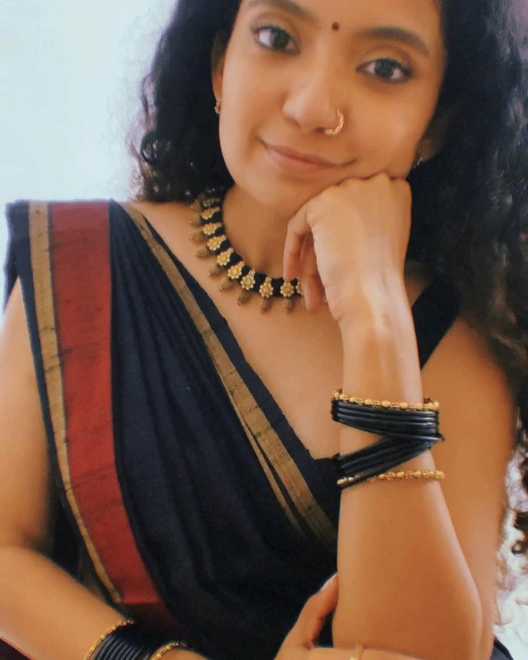 Anna Ben Looks Smart & Beautiful Anna Ben Looks Smart & Beautiful