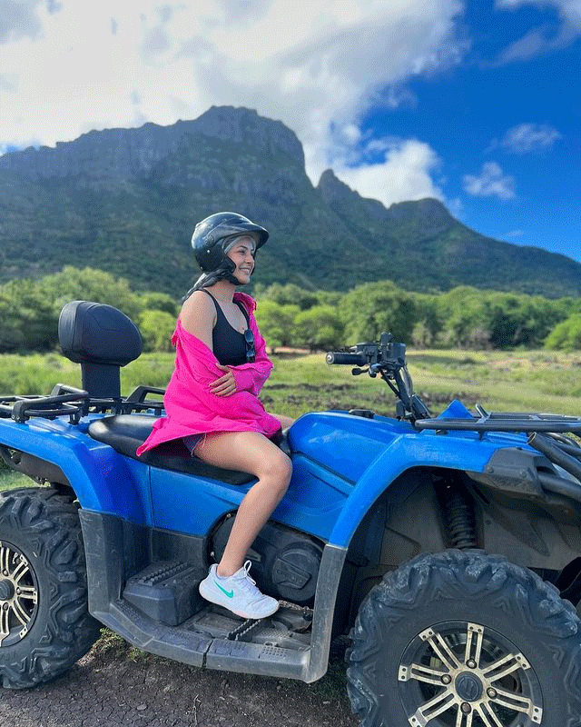 Internet Abuzz with Shehnaaz Gills Stunning Outfit Internet Abuzz with Shehnaaz Gills Stunning Outfit