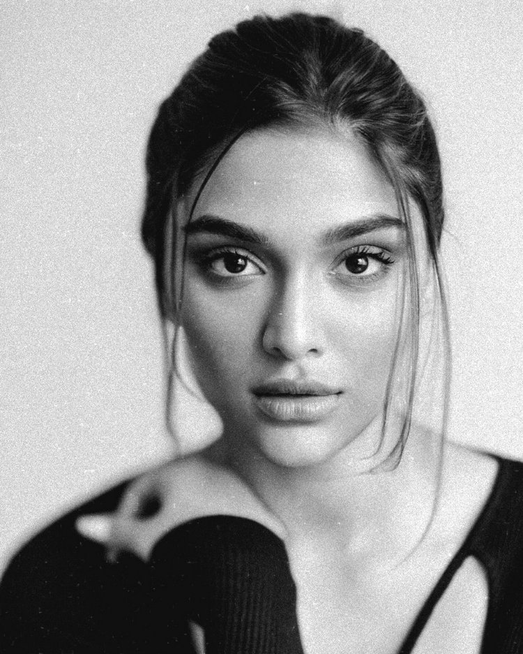 Saiee Rocks The Modern Outfits Saiee Rocks The Modern Outfits