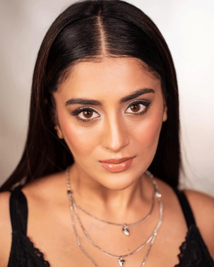 Rashi Singh Looks Ultra Glamorous Rashi Singh Looks Ultra Glamorous