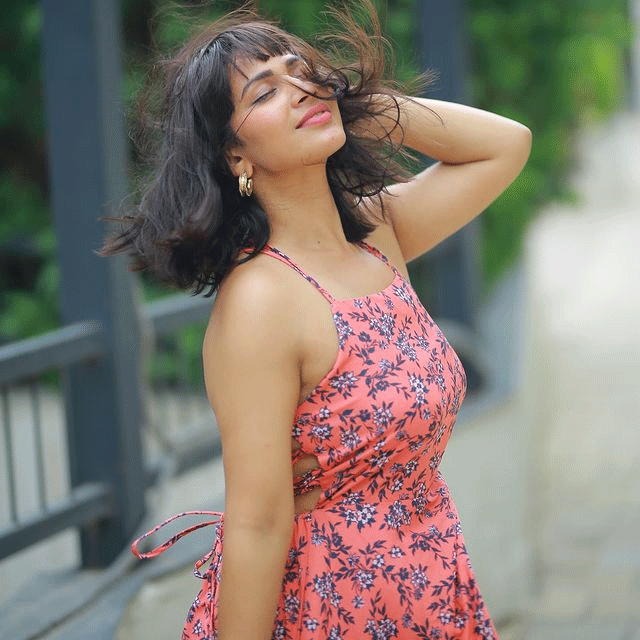 Inaya Shining With Vacation Glow Inaya Shining With Vacation Glow