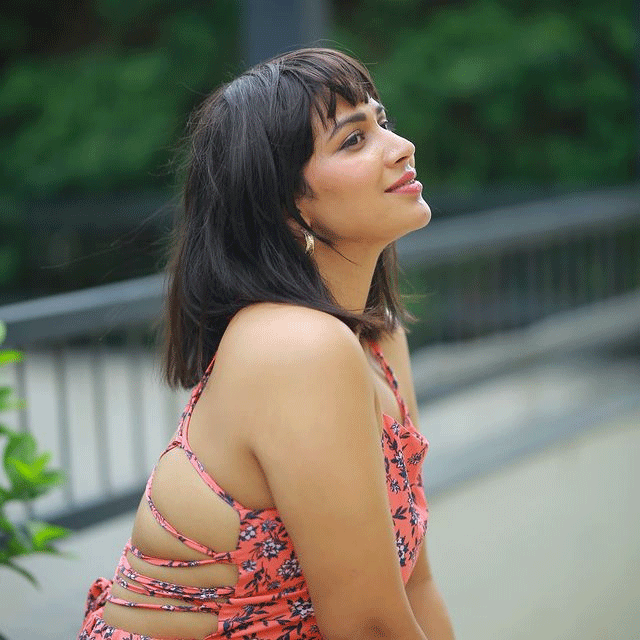 Inaya Shining With Vacation Glow Inaya Shining With Vacation Glow