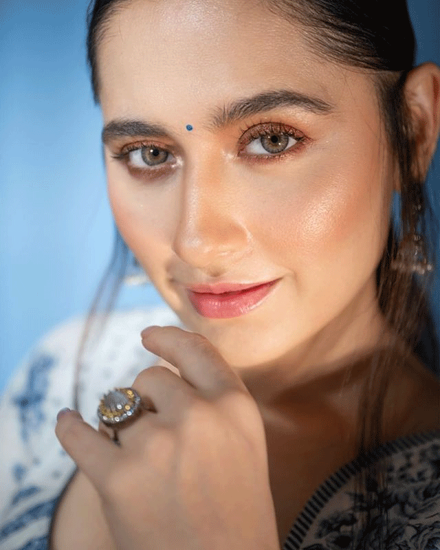 Sanjeeda Is Too Glamorous! Sanjeeda Is Too Glamorous!