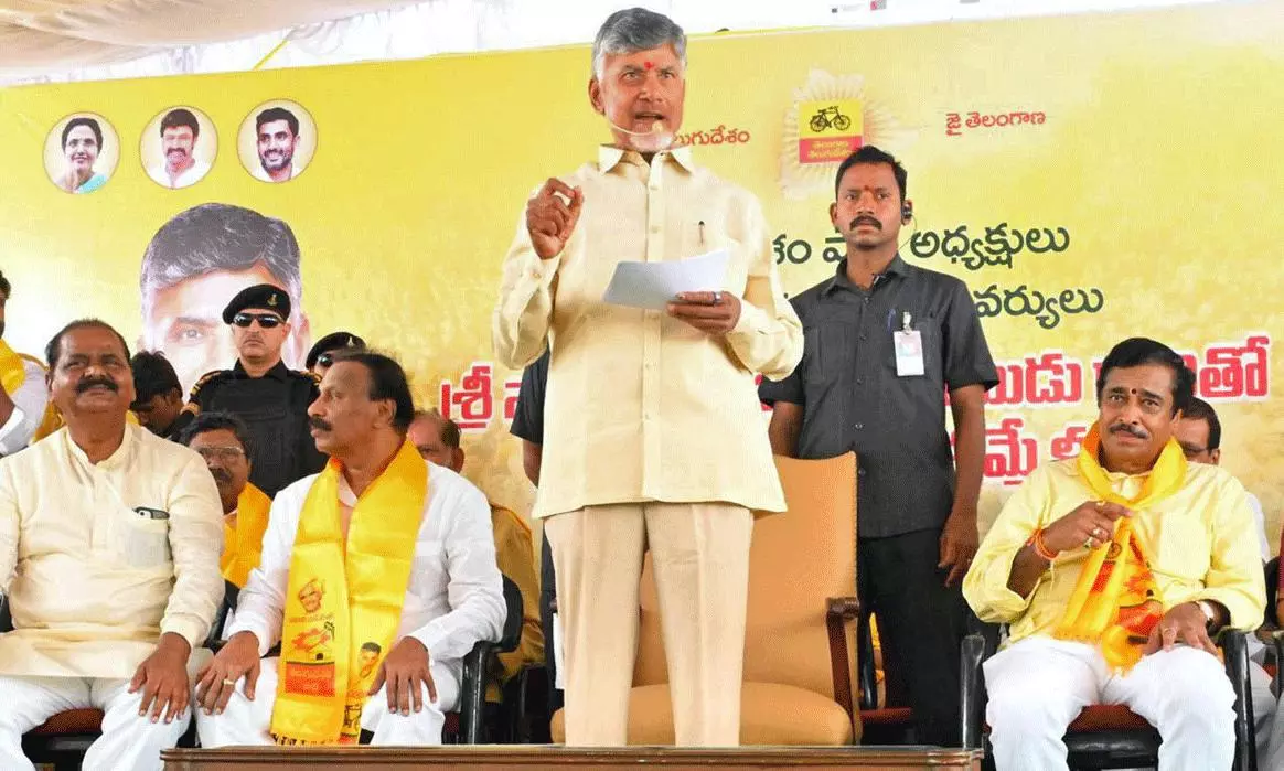 కాంగ్రెస్ బీఆర్ఎస్ లకు బాబు కితాబు...ఎందుకంటే ?