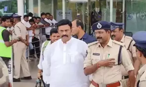 రఘురామరాజుకి అలా షాకిచ్చిన వైఎస్  జగన్  ఫ్యాన్స్!