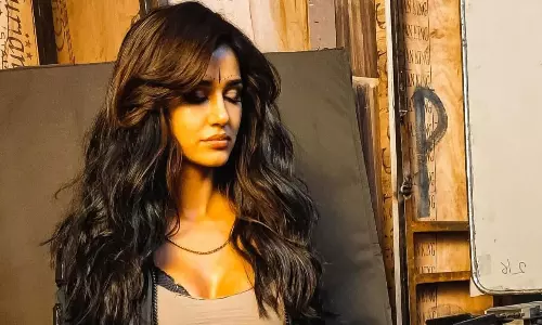 పిక్‌ టాక్ : కల్కి బ్యూటీ జీరో సైడ్‌ అందాలు