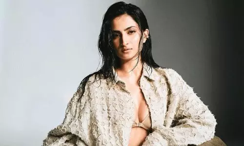 క‌వర్ పేజీపై క‌వ్వించిన తివారీ బ్యూటీ!