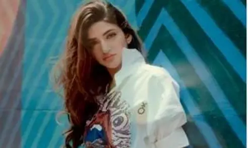 శ్రీలీలా నెవ్వర్ బిఫోర్ లుక్.. హీటెక్కిస్తోందిగా..