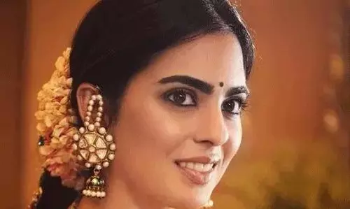 త‌మిళ బ్యూటీని త‌ల‌పించిన‌ అంబానీ ఇంట బ్యూటీ!