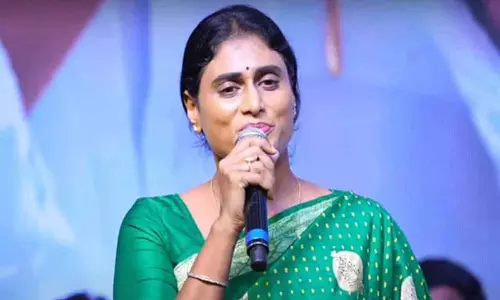 జగన్  ను వెంటాడుతున్న షర్మిళ... తెరపైకి జవాబు చెప్పలేని  ప్రశ్నలు!