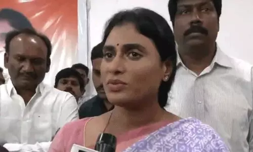 షర్మిలది సింగిల్ పాయింట్ అజెండానా ?