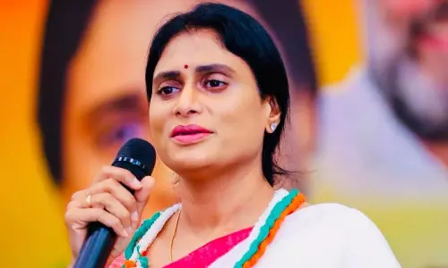 ఏపీలో పాతుకుపోవడానికి షర్మిళ వేసిన పెద్ద ప్లాన్ ఇదేనా?