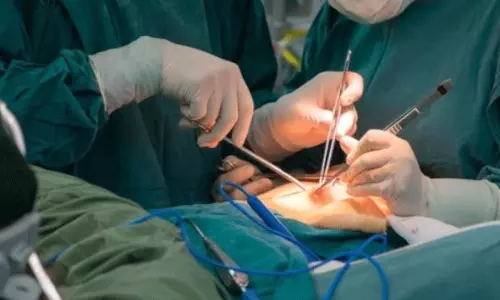 ఓర్నీ.. కాన్పు మధ్యలో చేతులు ఎత్తేసిన డాక్టర్