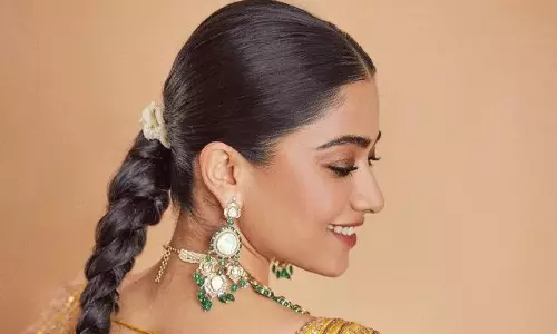 రష్మిక వాలు జ‌డ వీపందం కిల్లింగ్