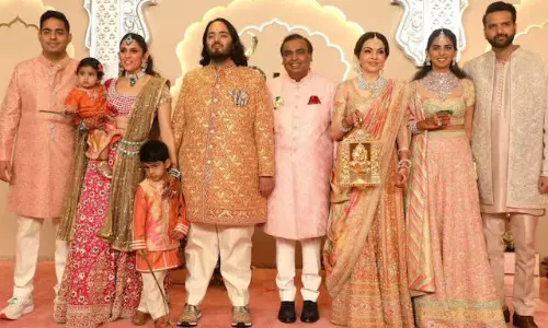 కార్య‌క్రమంతో అంబానీ ఇంట‌ పెళ్లి వేడుక‌లు ముగిసాయ్!