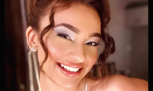 పిక్ టాక్ : అందాల కపూర్‌ క్లోజప్‌ క్లీవేజ్ షో