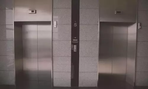 రెండు రోజులపాటు లిఫ్ట్ లో ఉన్న వ్యక్తి.. ఏమయ్యాడో తెలుసా?