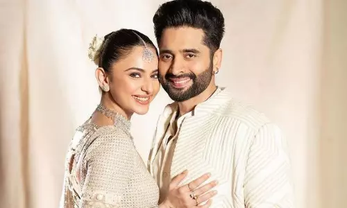 పిక్ టాక్‌ : అంబానీ వారి ఇంట పెళ్లికి రకుల్‌ ఇలా..!