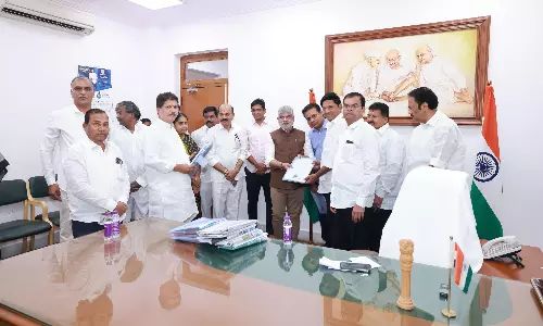 కాల మహిమ అంటే ఇదే.. ఫిరాయింపులపై స్పీకర్ వద్దకు బీఆర్ఎస్