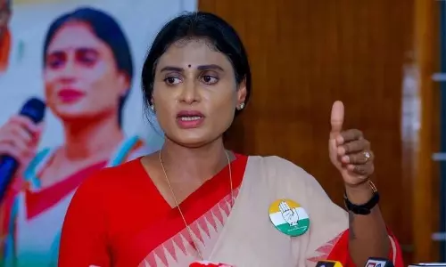 చంద్రబాబు ఢిల్లీ పర్యటనపై షర్మిళ ఏడు సూటి ప్రశ్నలు!