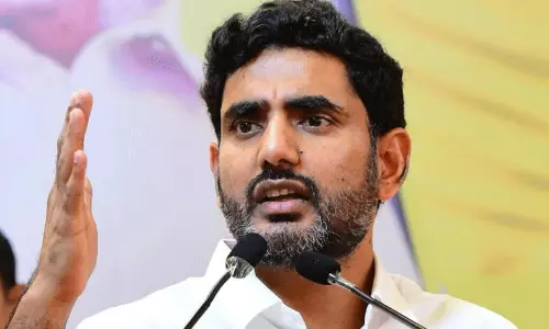 బాబుకు భారం తగ్గిస్తున్న లోకేష్