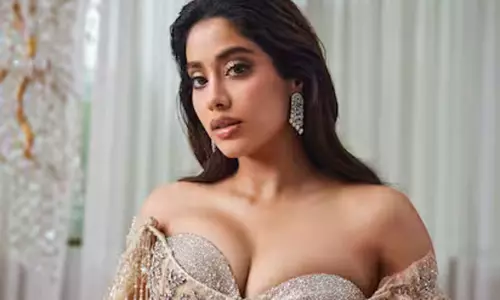 ఆసుప‌త్రిలో జాన్వీ క‌పూర్..షాక్  లో ఫ్యాన్స్!