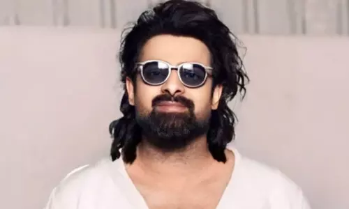 ప్రభాస్.. ఒకటి ముందుకి, మరోటి వెనక్కి?