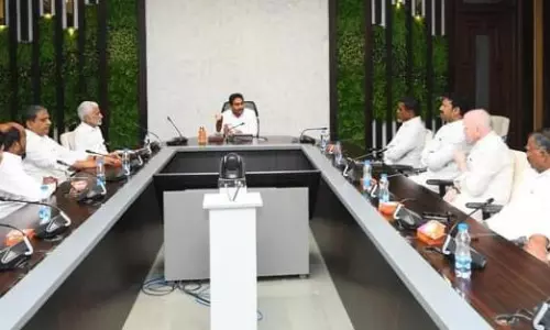 జగన్ మీటింగులో వైవీ సుబ్బారెడ్డి లేరా ?