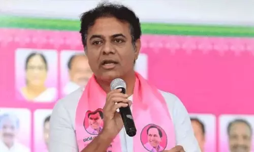 అప్పుడు కూడా భయపెట్టే పార్టీలో చేర్చుకున్నారా కేటీఆర్?