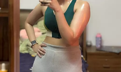 Kushitas Mirror Glam in Gym