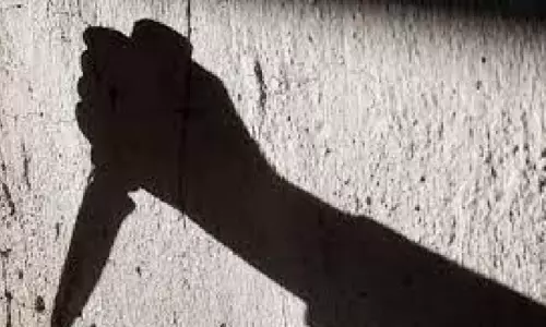 రెండో పెళ్లి వద్దన్న భార్యను కత్తితో పొడిచేసిన బుల్లితెర నటుడు?