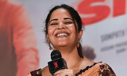 మీ హీరోలాగా ఆడవాళ్ళని బూతులు తిట్టడమే వచ్చు: అనసూయ