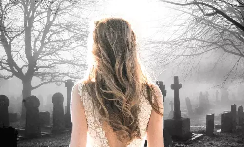 ప్రియుడి ఆత్మతో పెళ్లికి సిద్ధమైన యువతి... కామెంట్లు వైరల్!