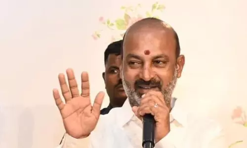 గాడిద గుడ్డుకు  గాడిద గుడ్డే కౌంట‌ర్‌:  బండి హాట్ కామెంట్స్‌