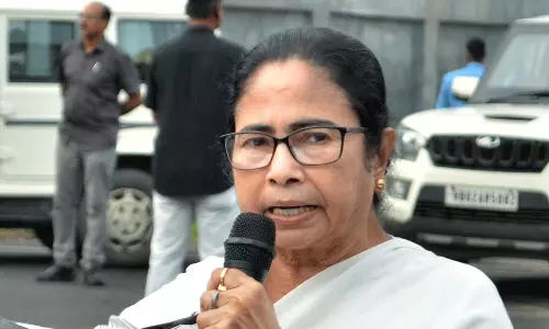 అక్కడ బాబు హైలెట్...అందుకే అలా !