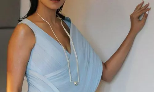 Mrunal Thakurs True Sartorial Marvel