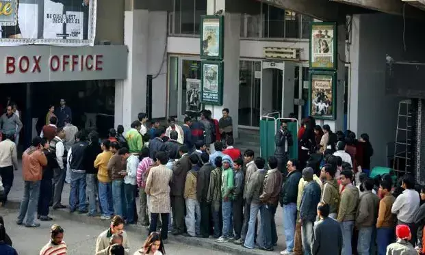 మొదటి రోజు 50 కోట్ల షేర్ ఈ హీరోలకు చాలా ఈజీ